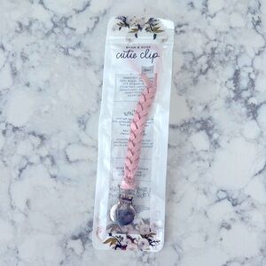 NEW Ryan & Rose cutie clip for pacifier